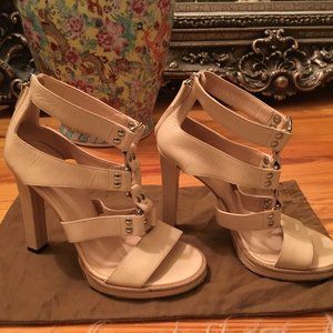 Gucci gladiator tan leather sandals Size 7.5